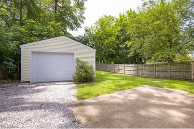 2324 Suncrest Drive, Cuyahoga Falls, OH 44221 - Photo 5