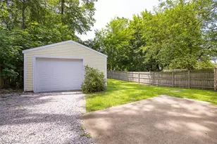 2324 Suncrest Dr, Cuyahoga Falls, OH 44221 - Photo 5