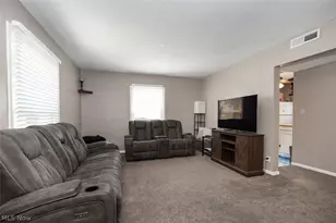 2324 Suncrest Dr, Cuyahoga Falls, OH 44221 - Photo 13