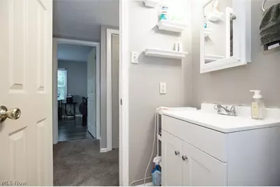 2324 Suncrest Drive, Cuyahoga Falls, OH 44221 - Photo 19