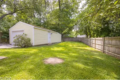 2324 Suncrest Drive, Cuyahoga Falls, OH 44221 - Photo 3