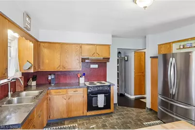 225 24th Street NW, Barberton, OH 44203 - Photo 11