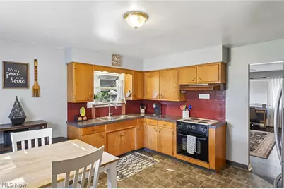 225 24th Street NW, Barberton, OH 44203 - Photo 9