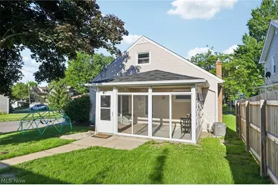 225 24th Street NW, Barberton, OH 44203 - Photo 35