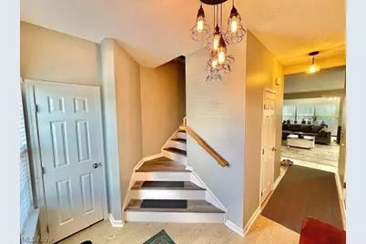 1432 Wellingshire Circle, Cuyahoga Falls, OH 44221 - Photo 3