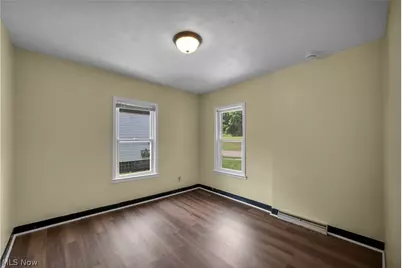 1206 Lawrence Road NE, Canton, OH 44705 - Photo 23