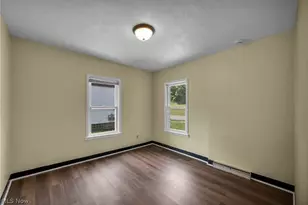 1206 Lawrence Rd NE, Canton, OH 44705 - Photo 23