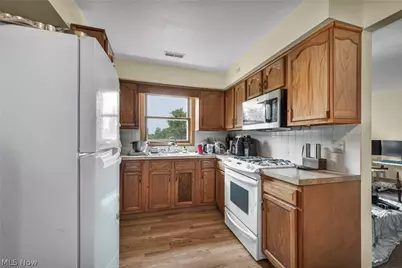 1206 Lawrence Road NE, Canton, OH 44705 - Photo 11