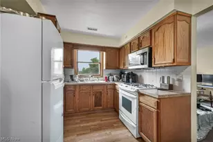 1206 Lawrence Rd NE, Canton, OH 44705 - Photo 11