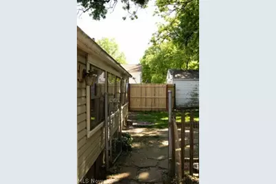 1176 Easton Drive, Akron, OH 44310 - Photo 33