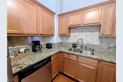 1133 W 9th Street #604, Loveland, OH 44113 - Photo 17