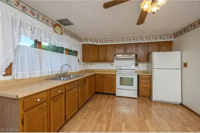 7660 Akron Avenue NW, Canal Fulton, OH 44614 - Photo 17