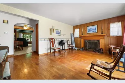 2360 Burton Avenue, Alliance, OH 44601 - Photo 3
