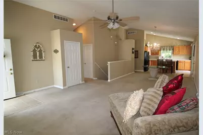 13 Hedgerows, New Middletown, OH 44442 - Photo 7