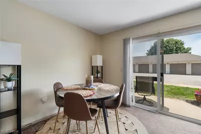 1456 Buckingham Gate A Boulevard, Cuyahoga Falls, OH 44221 - Photo 7