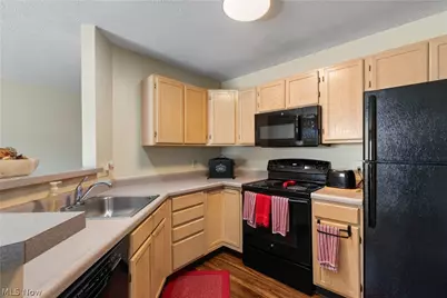1456 Buckingham Gate A Boulevard, Cuyahoga Falls, OH 44221 - Photo 15