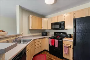 1456 Buckingham Gate A Blvd, Cuyahoga Falls, OH 44221 - Photo 15