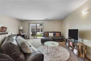 1456 Buckingham Gate A Blvd, Cuyahoga Falls, OH 44221 - Photo 11