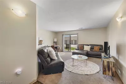 1456 Buckingham Gate A Boulevard, Cuyahoga Falls, OH 44221 - Photo 7