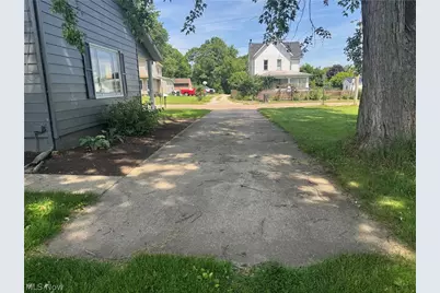 218 Main Street W, Beach City, OH 44608 - Photo 13