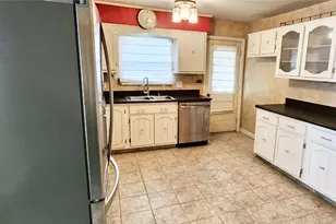 212 Wayne Ave, Weirton, WV 26062 - Photo 7