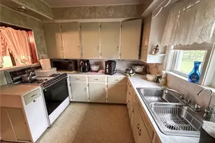 8060 Paulin Dr, Youngstown, OH 44514 - Photo 9