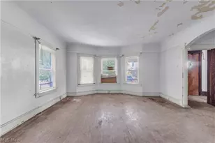 1261 E 113th St, Loveland, OH 44108 - Photo 7