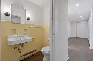 252 Broadway Ave, Youngstown, OH 44504 - Photo 9