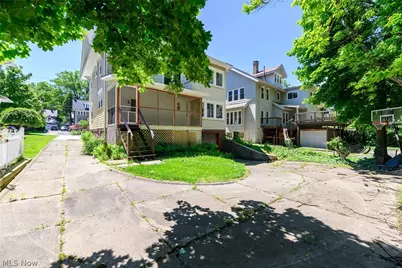 207 Casterton Avenue, Akron, OH 44303 - Photo 37