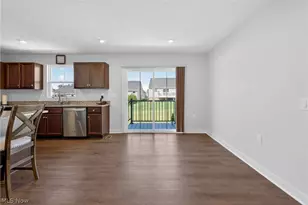 994 Sunrise Wy, Akron, OH 44312 - Photo 7