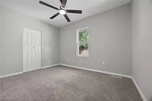 3226 W Ridgewood Dr, Parma, OH 44134 - Photo 9
