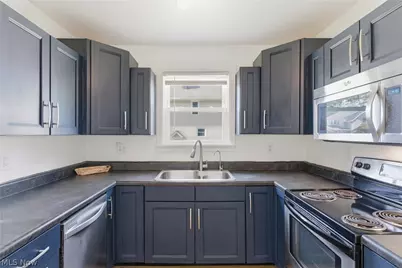 3875 E 38th Street, Newburgh Heights, OH 44105 - Photo 11
