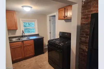 1920 17th Street SW, Akron, OH 44314 - Photo 3