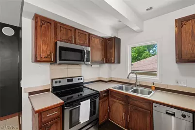 1395 Delia Avenue, Akron, OH 44320 - Photo 17