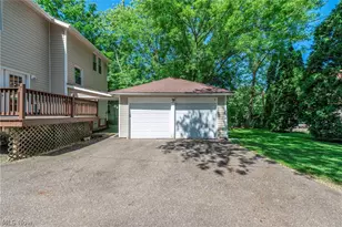 1395 Delia Ave, Akron, OH 44320 - Photo 37