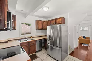 1395 Delia Ave, Akron, OH 44320 - Photo 15