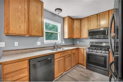 2066 Liberty Road, Stow, OH 44224 - Photo 7