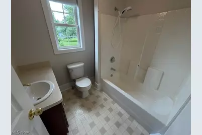 413 W Main Street, South Amherst, OH 44001 - Photo 5