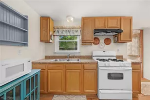 303 Roxboro Rd, Vermilion, OH 44089 - Photo 11