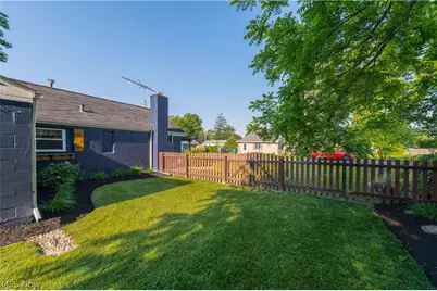 303 Roxboro Road, Vermilion, OH 44089 - Photo 29