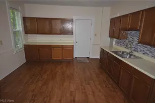 900 Sherman St, Akron, OH 44311 - Photo 13