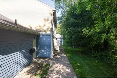 30 Munroe Falls Avenue, Munroe Falls, OH 44262 - Photo 9