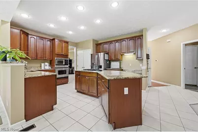 4709 Quincy Drive, Akron, OH 44321 - Photo 11