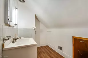 295 E Boxwood Ave, Akron, OH 44301 - Photo 19