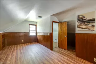 295 E Boxwood Ave, Akron, OH 44301 - Photo 17