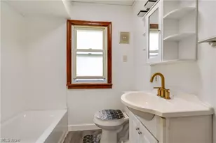 295 E Boxwood Ave, Akron, OH 44301 - Photo 15