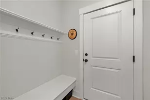 9235 Ledge View Ter, Grandview Heights, OH 44147 - Photo 17
