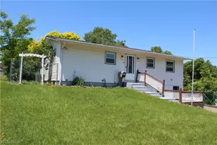 649 Standish St NW, Massillon, OH 44647 - Photo 3