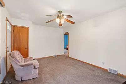 744 Utica Avenue, Akron, OH 44312 - Photo 11