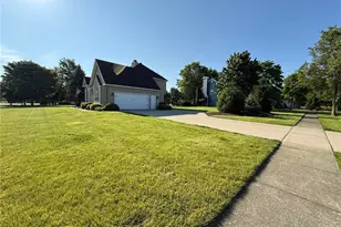 32291 Country Club Dr, Avon Lake, OH 44012 - Photo 3